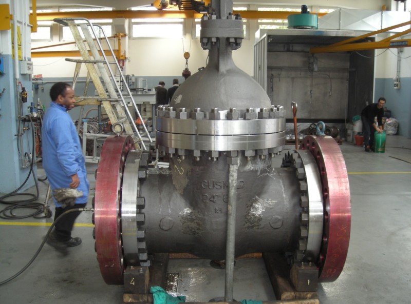 Gate valve class 600 24 inches