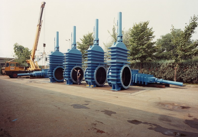 Gate valves parallel slide DN 1600
